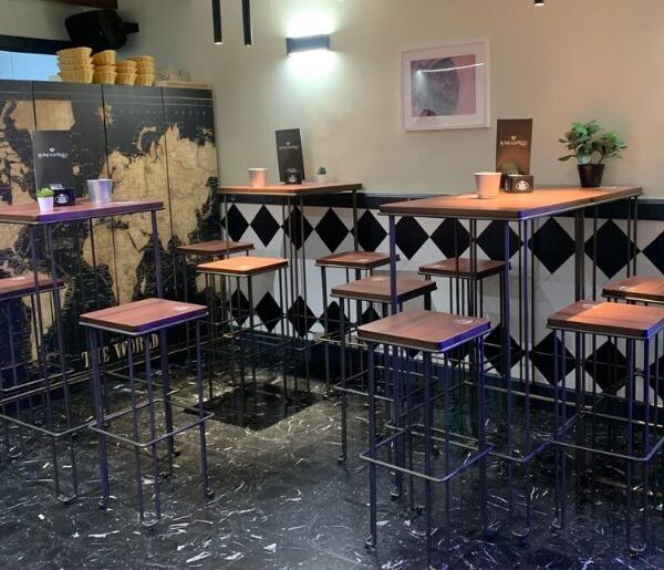 Bar Roncesvalles by Paco