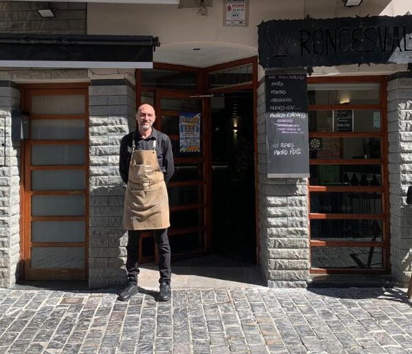 Bar Roncesvalles by Paco