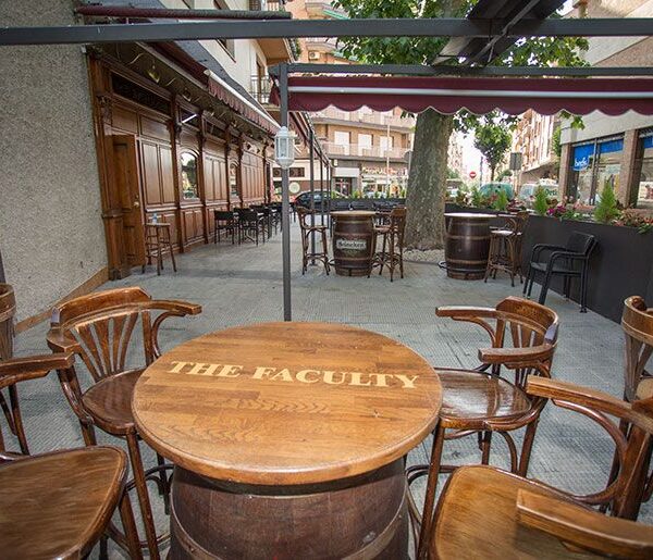 Cervecería The Faculty Old Sports